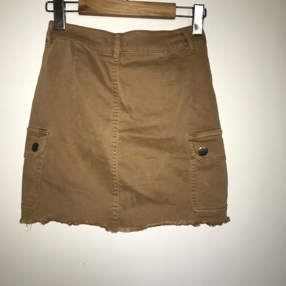 Tan cargo mini skirt - Picture 2 of 2